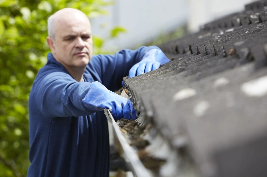 Excellent Gutter Cleaning Services Reseda CA Excellent Gutter Cleaning Services Reseda CA